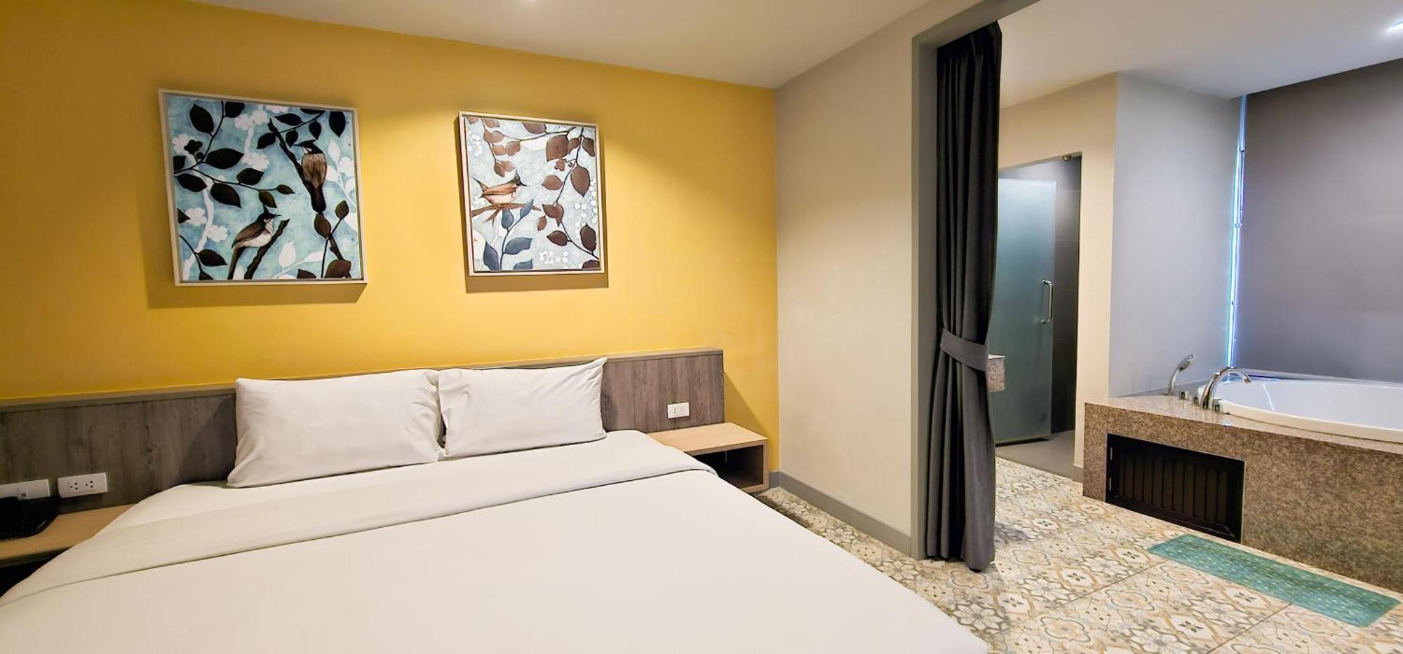 Recenta Suite Phuket Suanluang Exterior foto