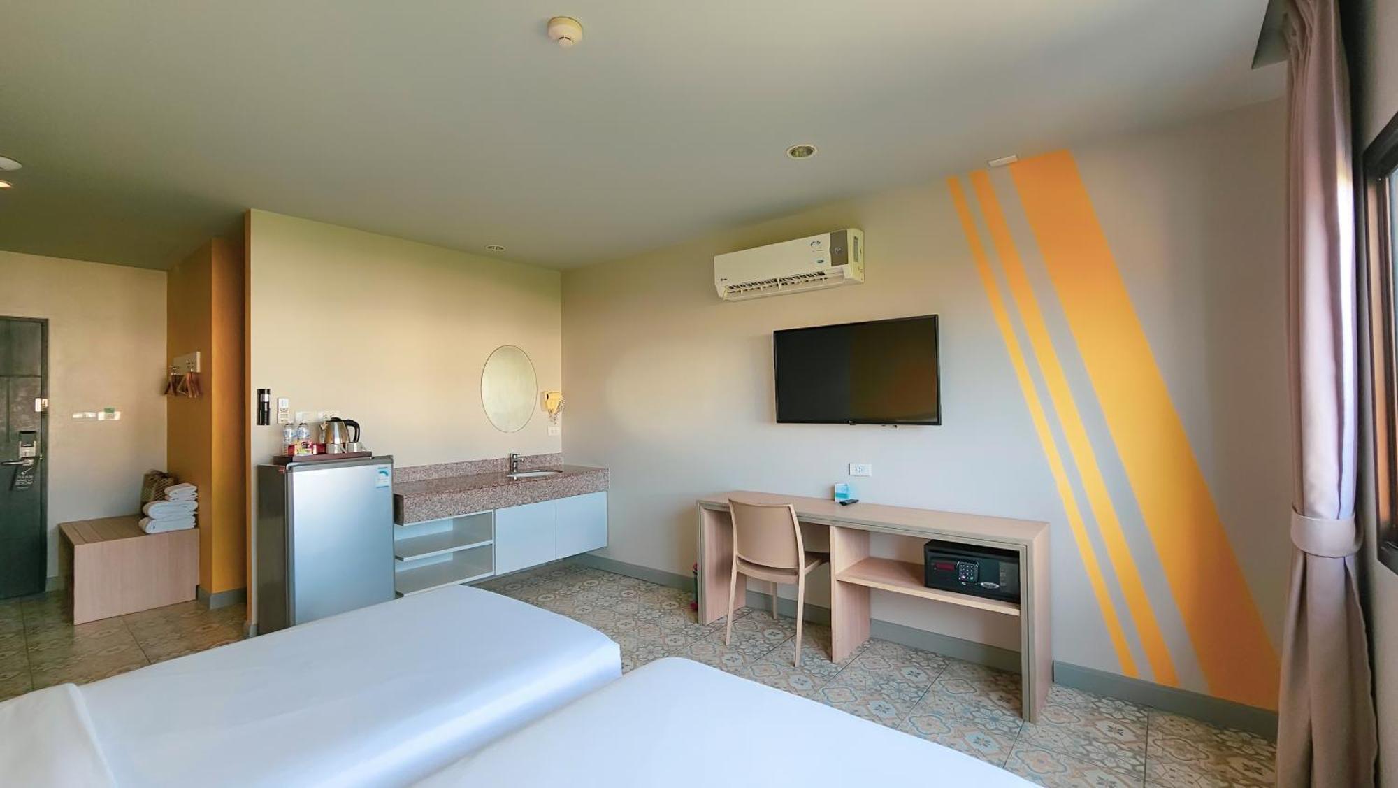 Recenta Suite Phuket Suanluang Exterior foto